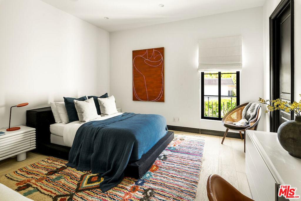 Savona Rd, Los Angeles, CA 90077