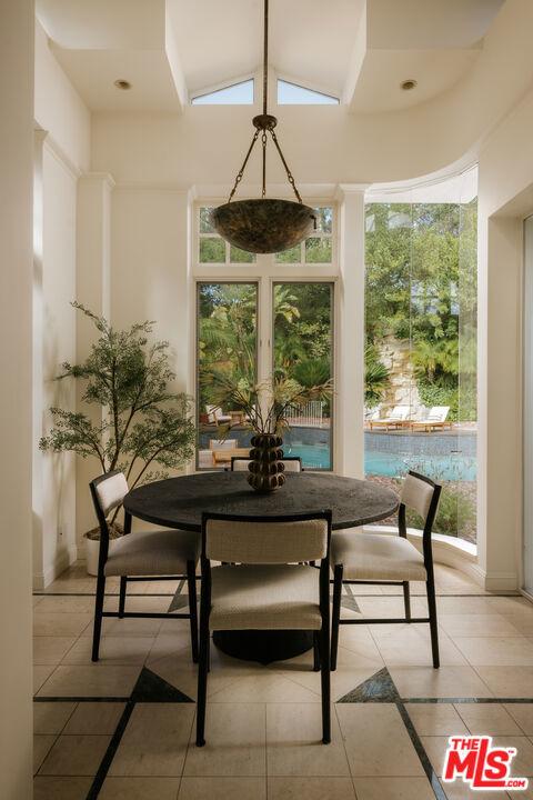 Marbro Dr, Encino, CA 91436