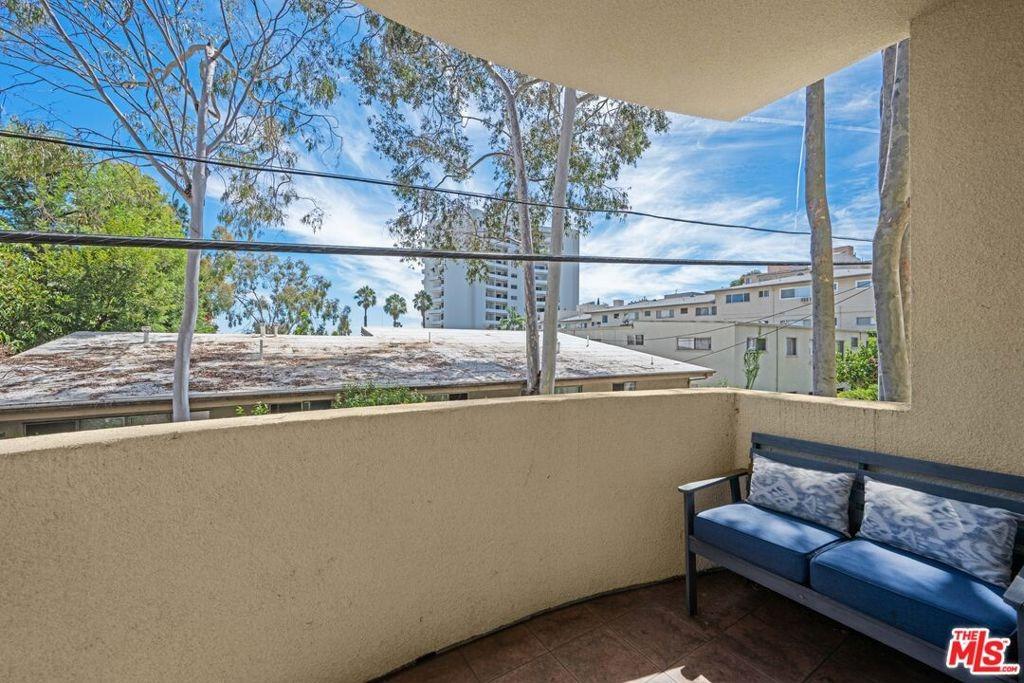 Hillside Ave, Los Angeles, CA 90046