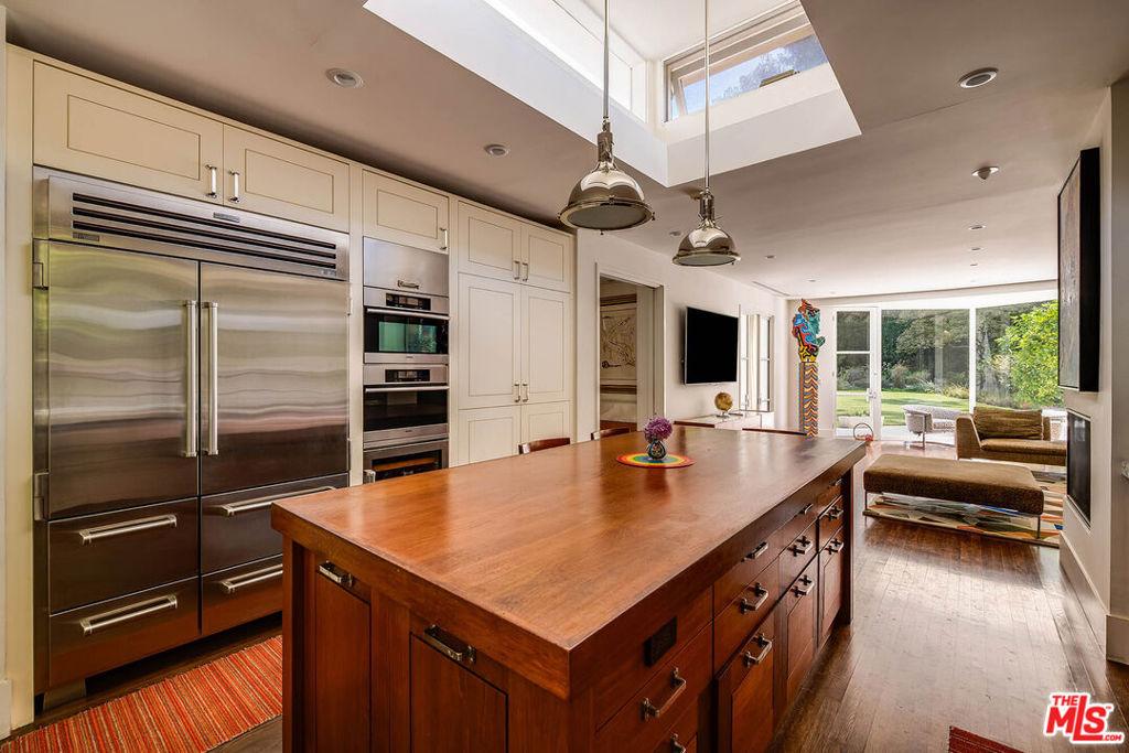 Bel Air Rd, Los Angeles, CA 90077