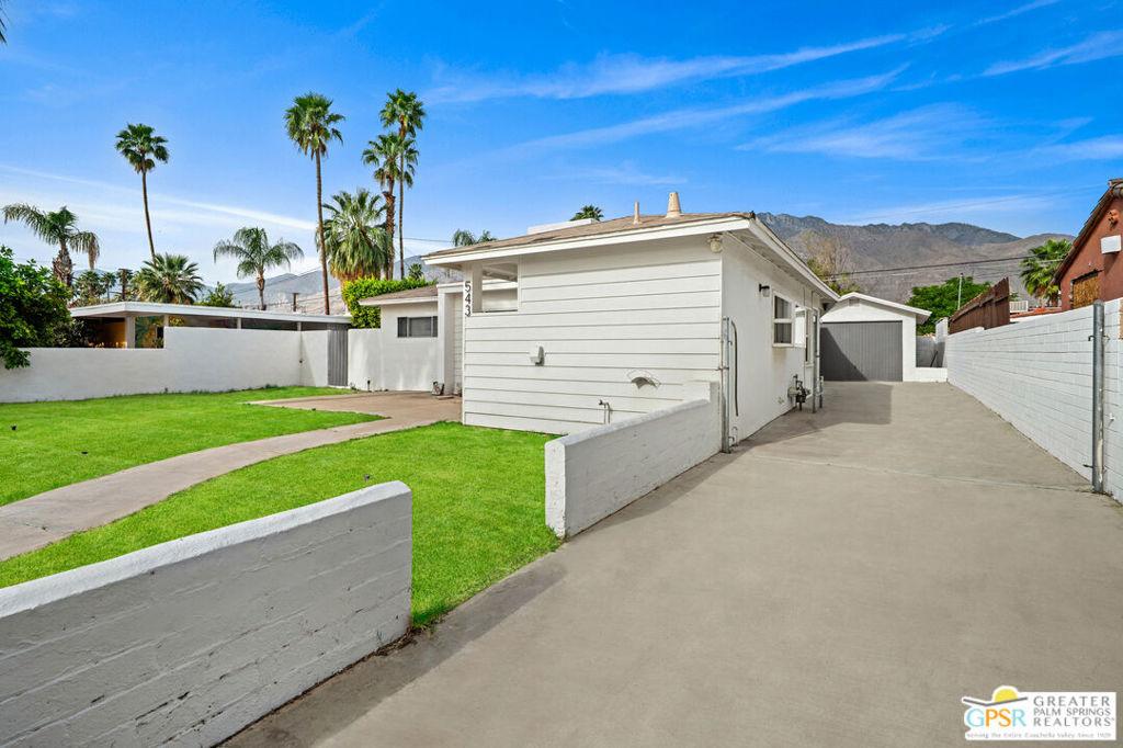 N Paseo De Anza, Palm Springs, CA 92262