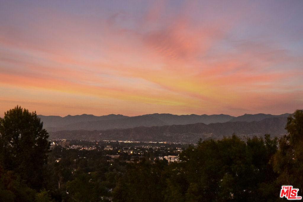Berry Dr, Studio City, CA 91604