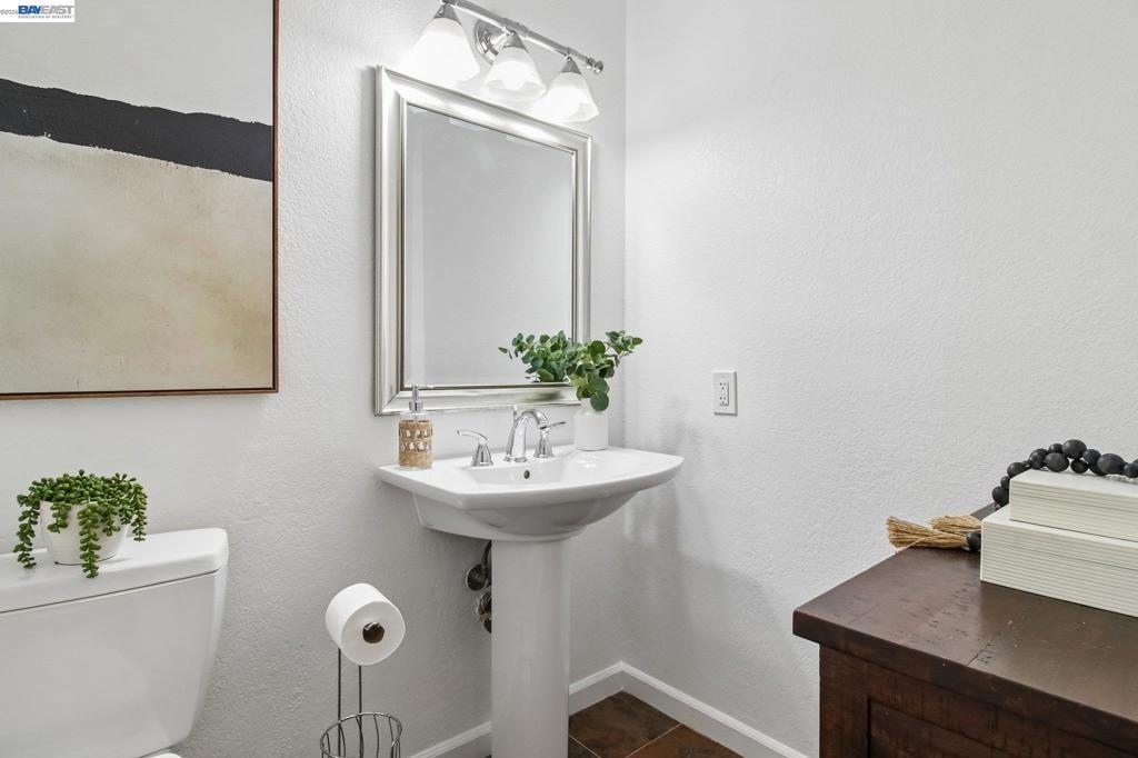 Peach Ct, Newark, CA 94560
