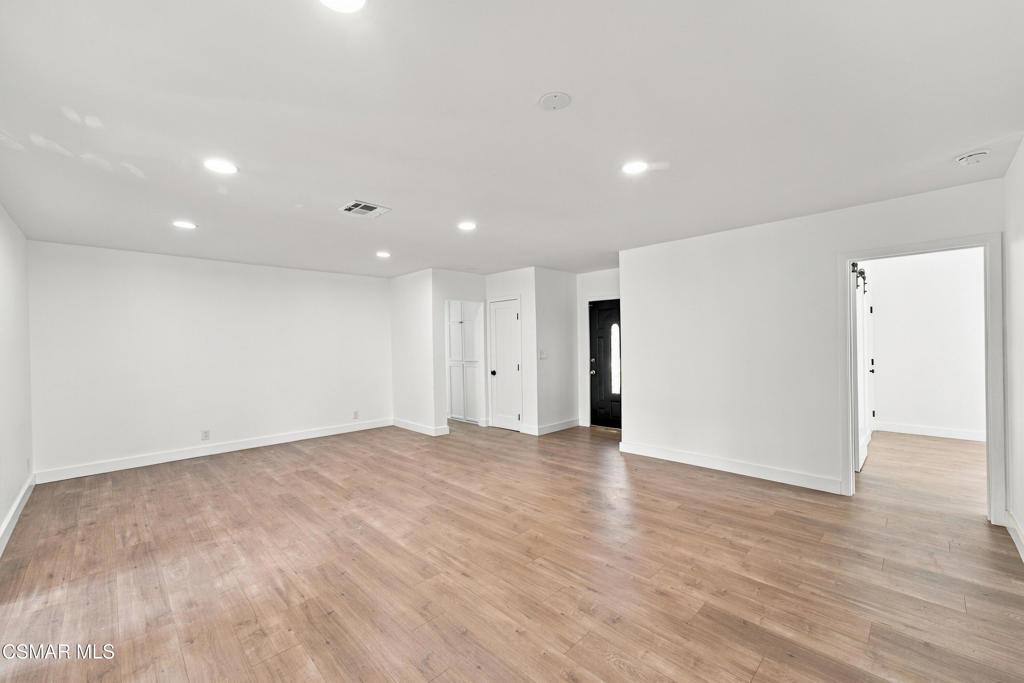 Pierce St, Arleta, CA 91331
