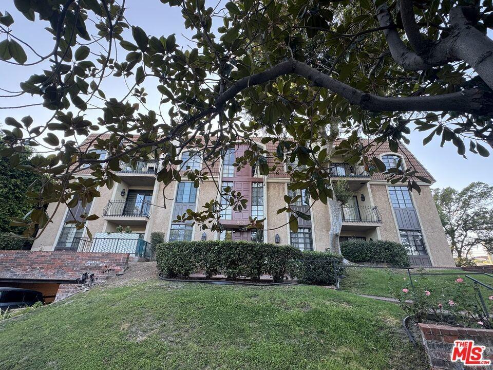 S Plymouth Blvd, Los Angeles, CA 90005
