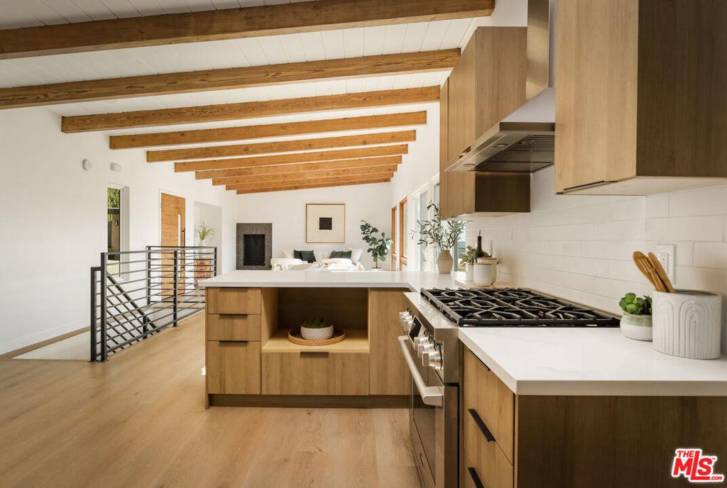 Macal Pl, Los Angeles, CA 90068