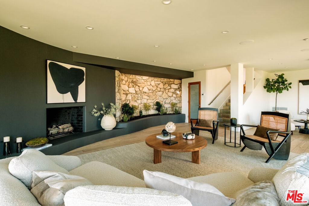 Loma Linda Dr, Beverly Hills, CA 90210