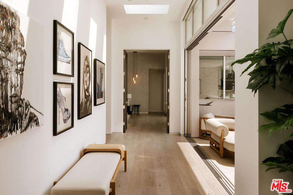 Readcrest Dr, Beverly Hills, CA 90210