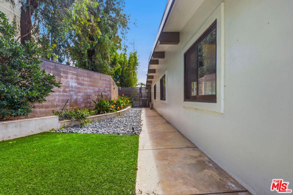 Charmel Pl, Pacific Palisades, CA 90272