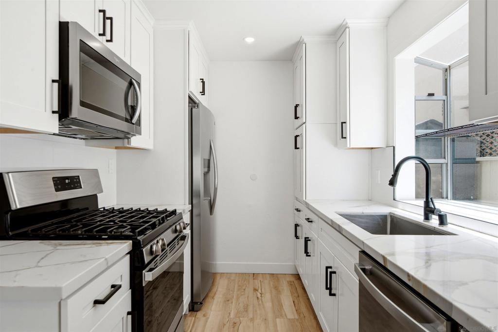 Barnard St, San Diego, CA 92110