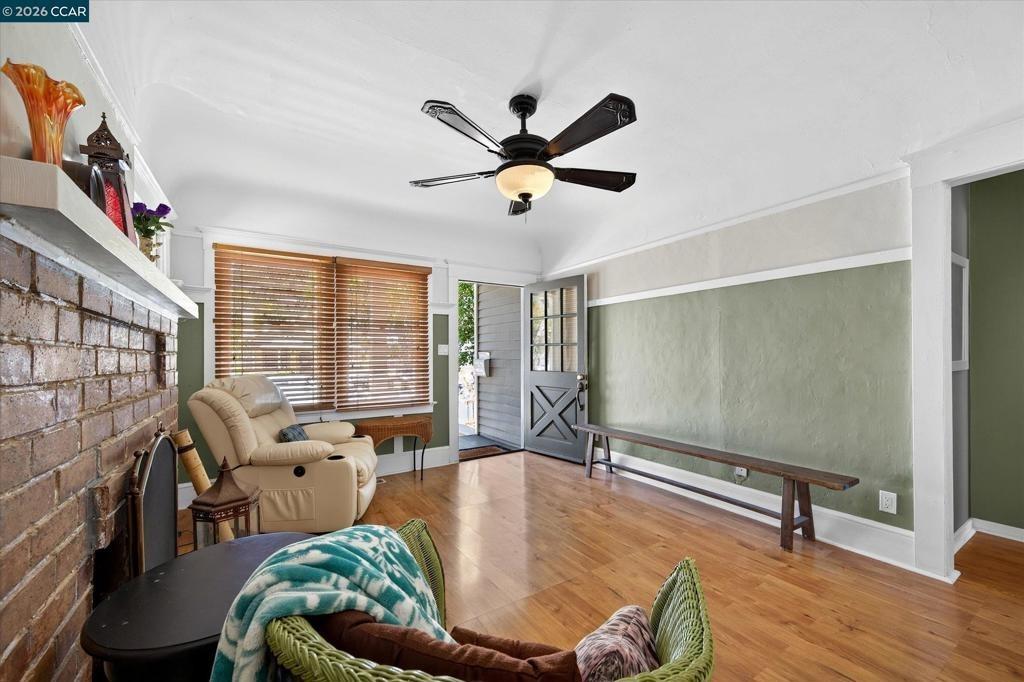 Warren St, Martinez, CA 94553
