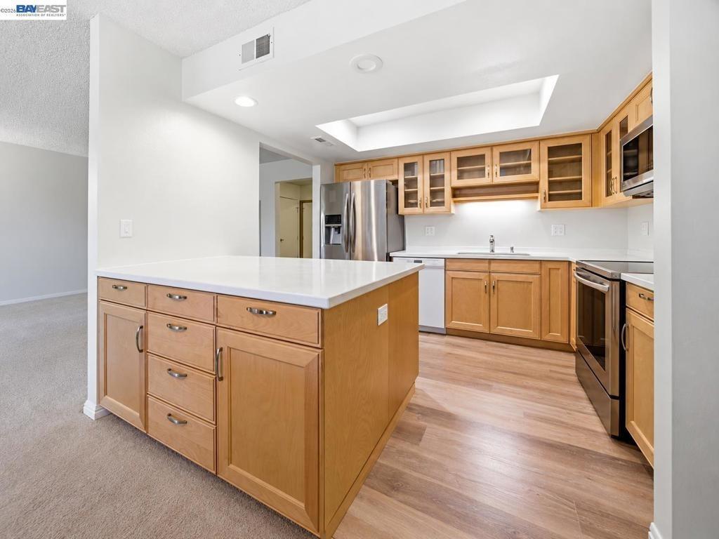 Ptarmigan Dr, Walnut Creek, CA 94595