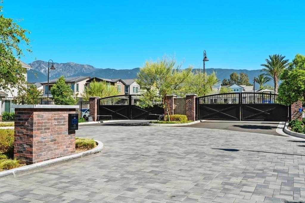 Gallery Way, Fontana, CA 92336
