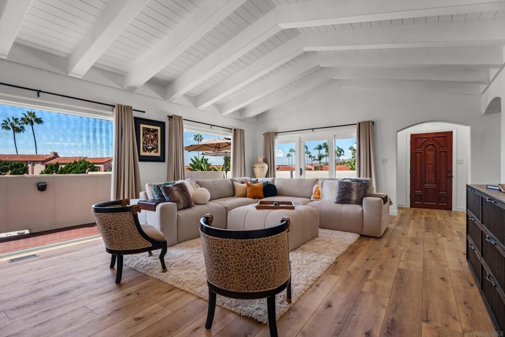 Paseo Dorado, La Jolla, CA 92037