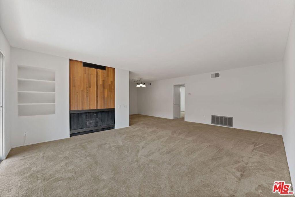 Lindero Canyon Rd, Westlake Village, CA 91361