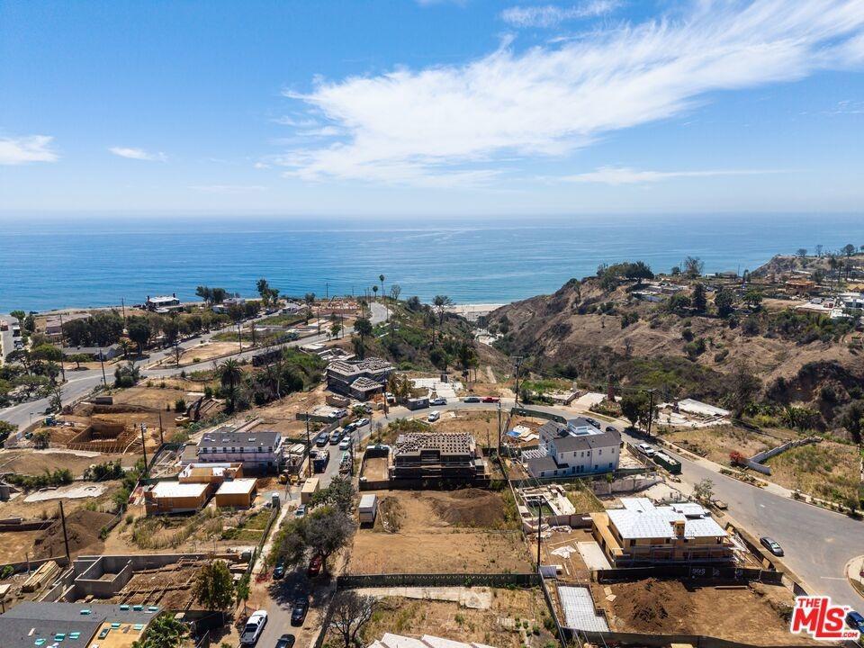 Muskingum Pl, Pacific Palisades, CA 90272