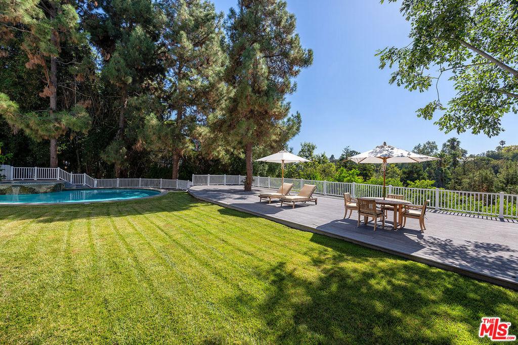 N Faring Rd, Los Angeles, CA 90077