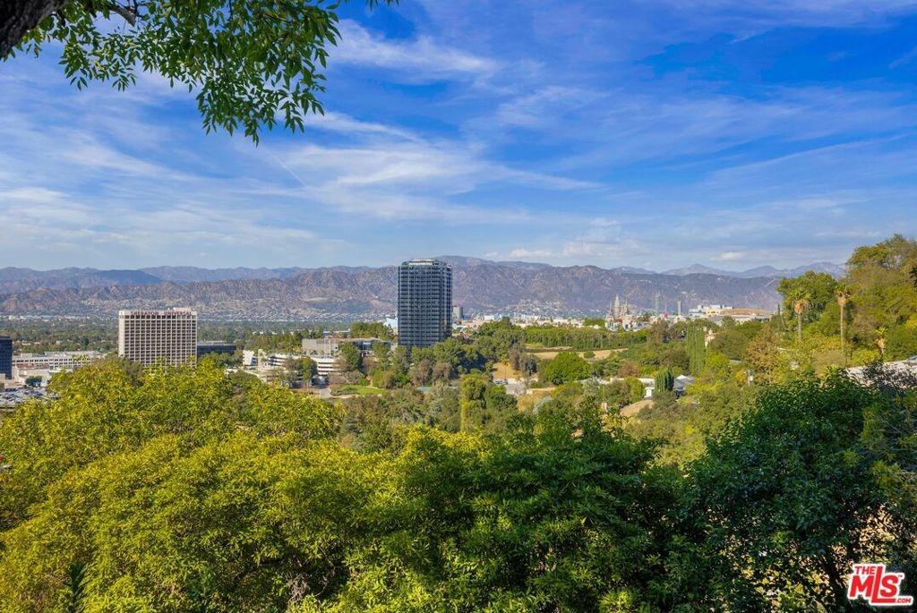 Multiview Dr, Los Angeles, CA 90068