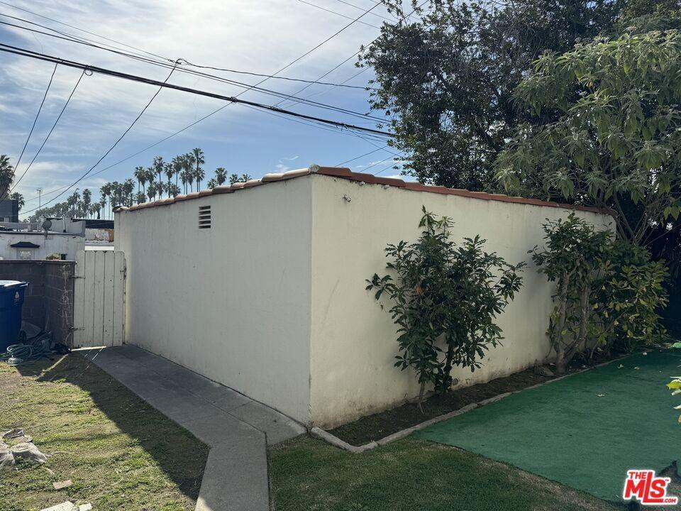 W 43rd Pl, Los Angeles, CA 90008