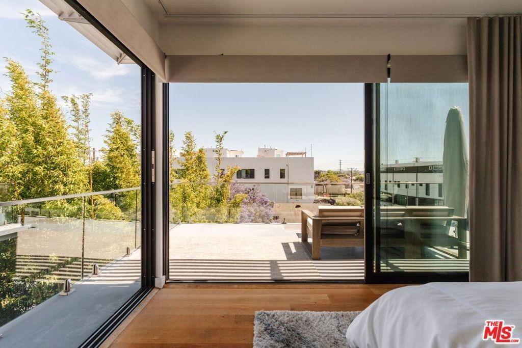 Penmar Ave, Venice, CA 90291