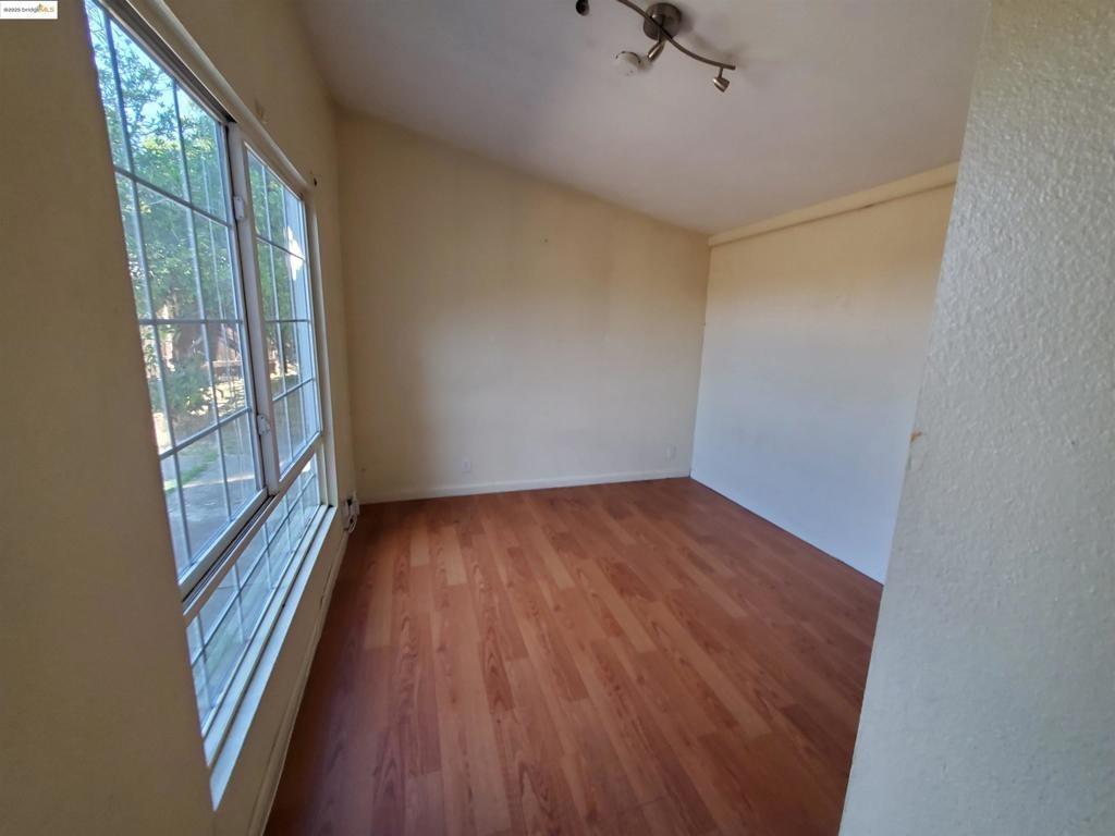 Mandarin Ave, Hayward, CA 94544