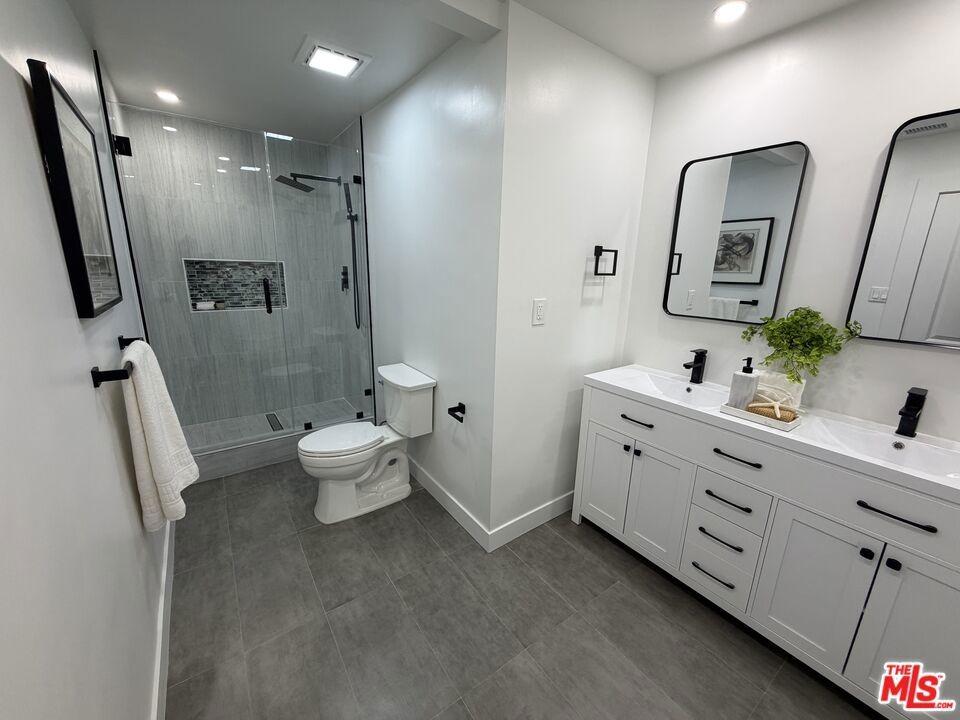 Vassar Ave, Chatsworth, CA 91311
