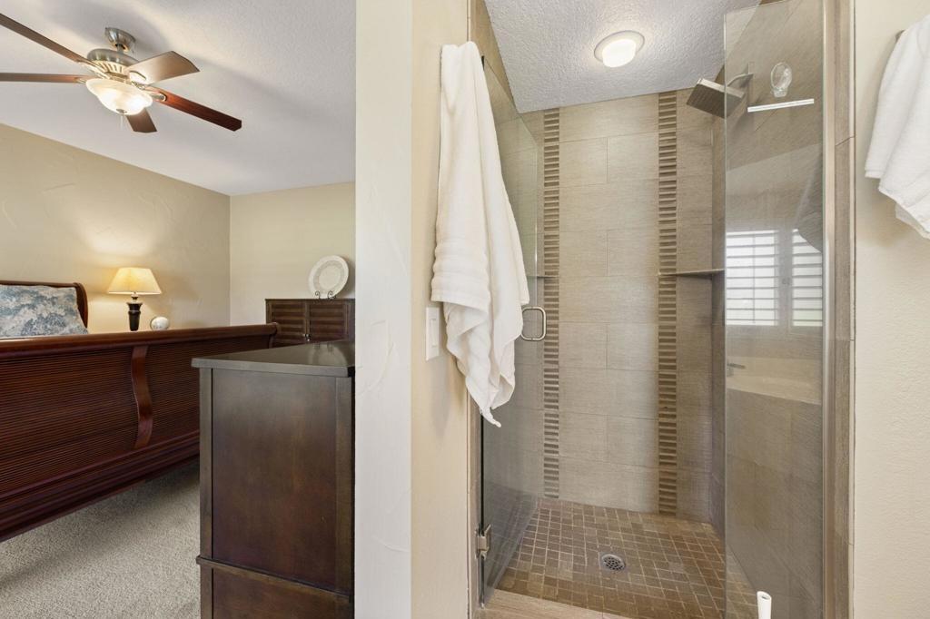 Vista Lago Cir N, Palm Desert, CA 92211