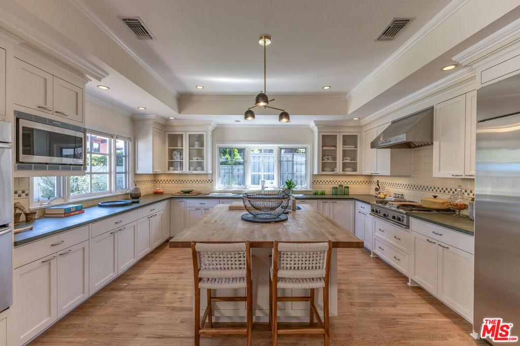 Kenilworth Ave, Los Angeles, CA 90039