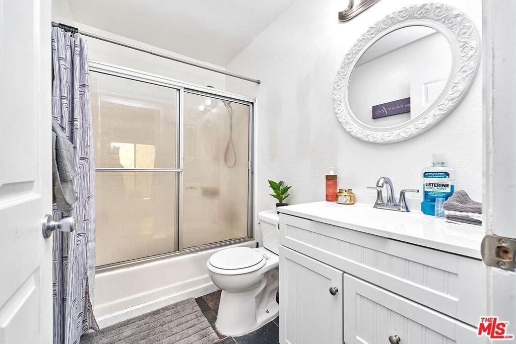Woodley Ave, Van Nuys, CA 91406