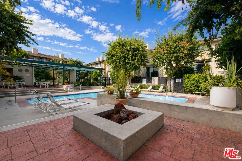 Shoup Ave, West Hills, CA 91307