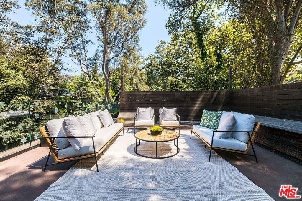 Brooktree Rd, Santa Monica, CA 90402