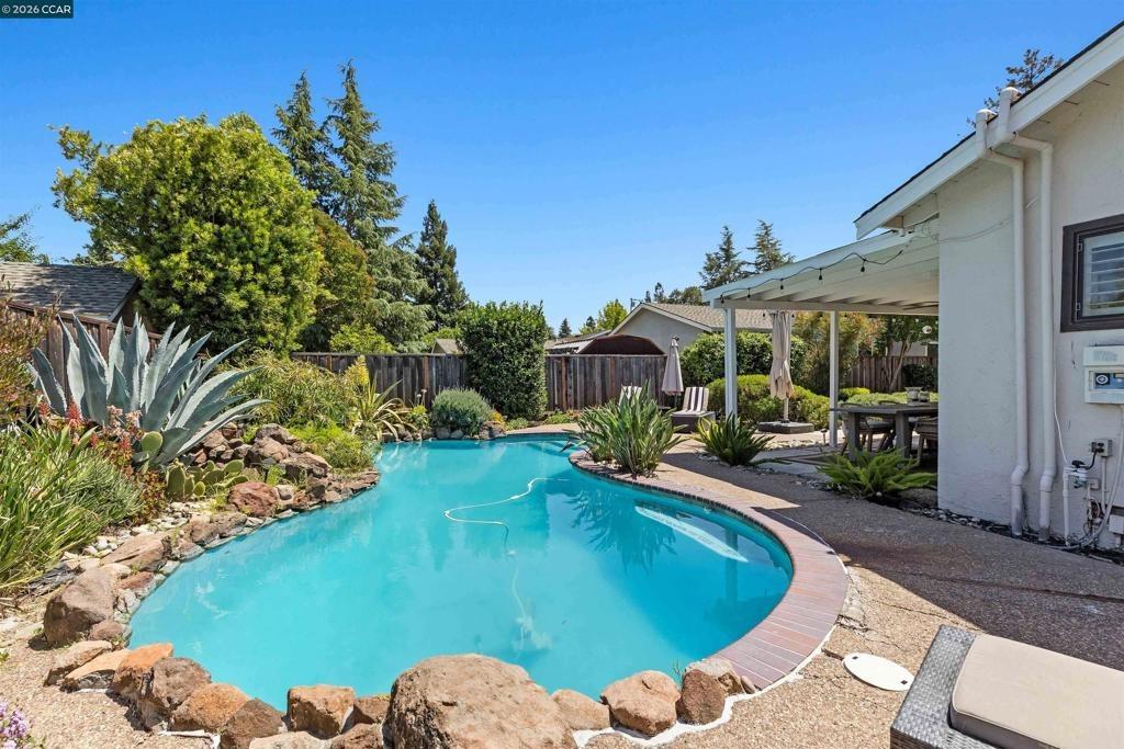 Minert Rd, Walnut Creek, CA 94598
