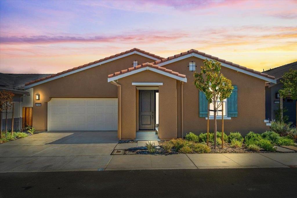 White Oak Dr, Hollister, CA 95023