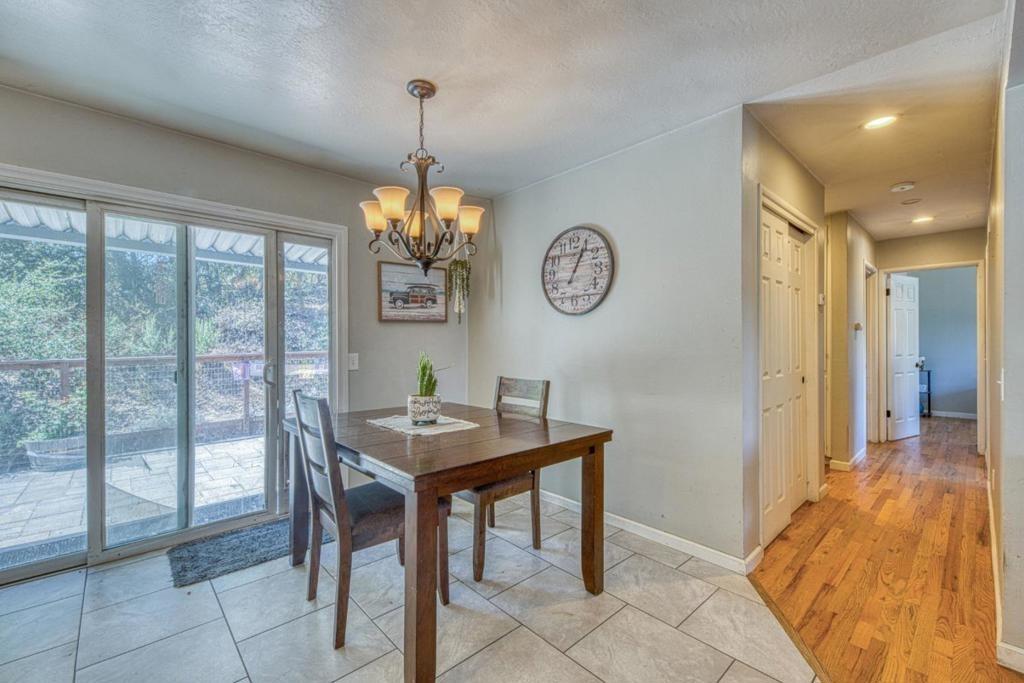 Paradise Rd, Salinas, CA 93907