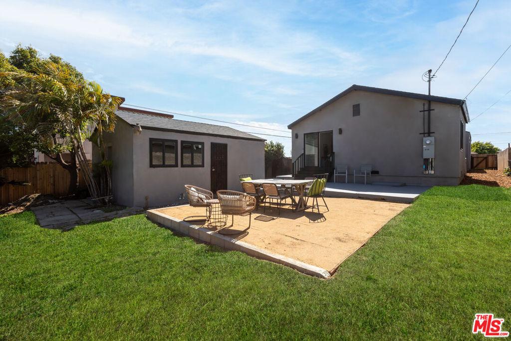 Cimarron St, Los Angeles, CA 90047