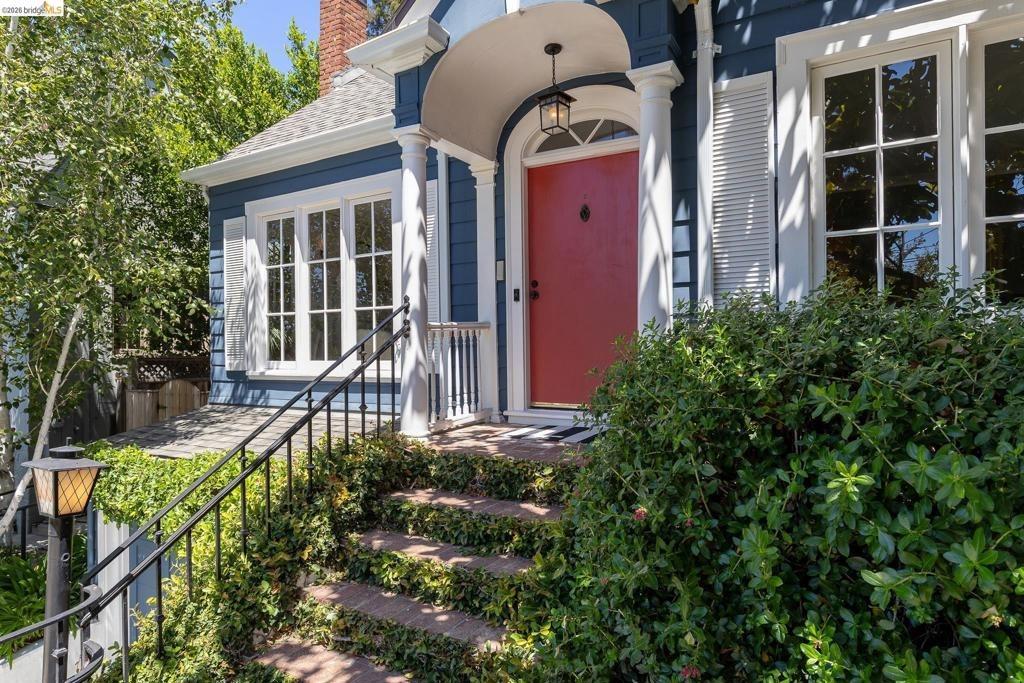 Oakmont Ave, Piedmont, CA 94610