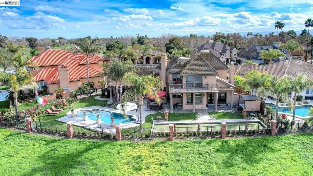 Hampton Ct, Discovery Bay, CA 94505