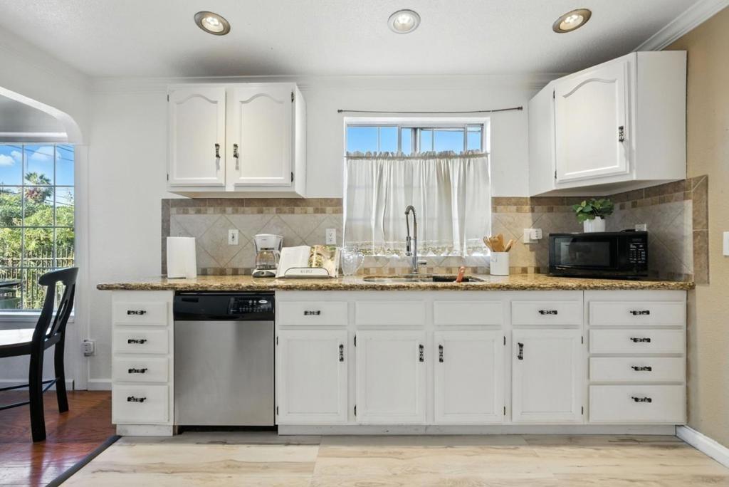 E Julian St, San Jose, CA 95112