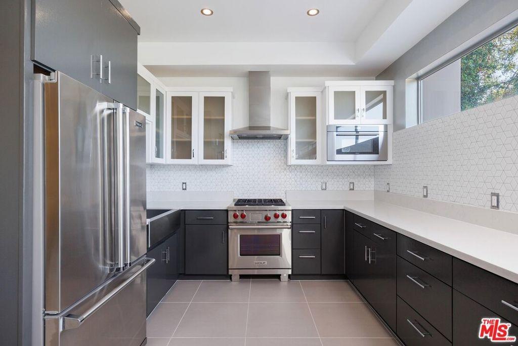 Picturesque Dr, Studio City, CA 91604
