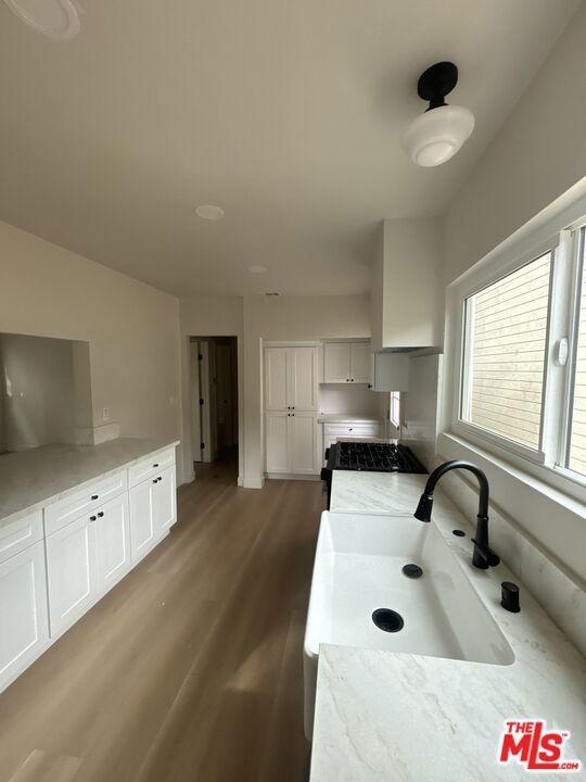 Crestmoore Pl, Los Angeles, CA 90065