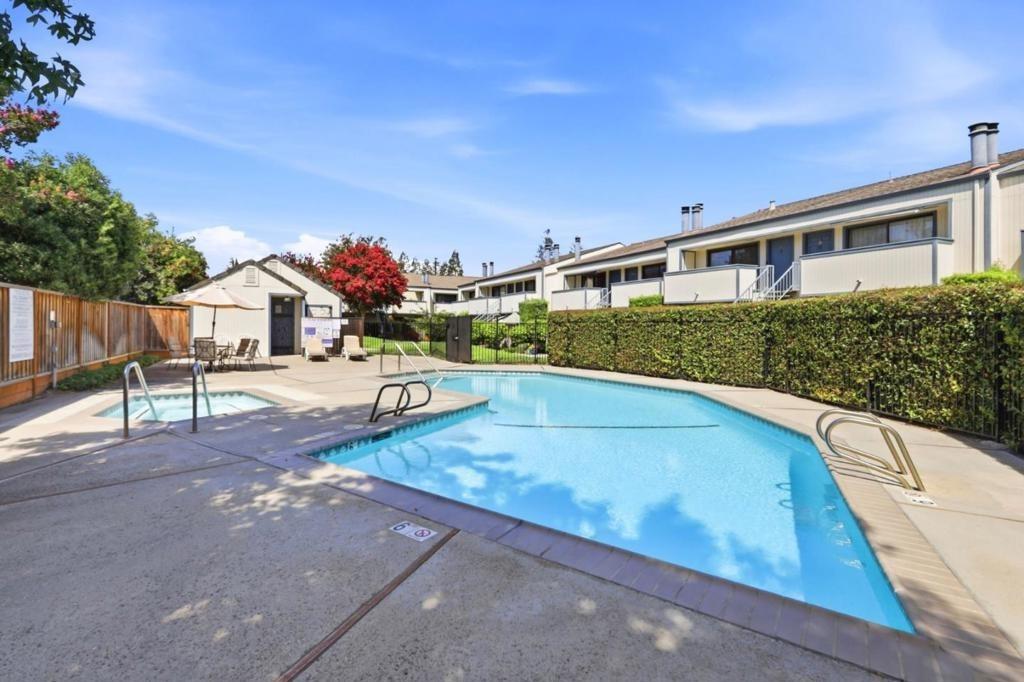 S Bascom Ave, Campbell, CA 95008