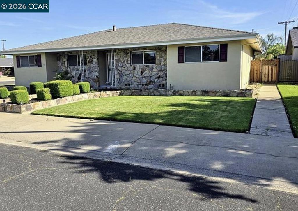 Greenwood Dr, Lodi, CA 95240