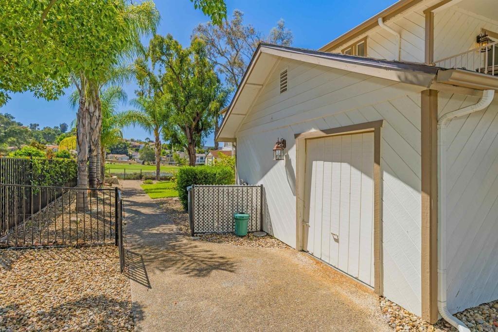 Indian Head Ct, Ramona, CA 92065