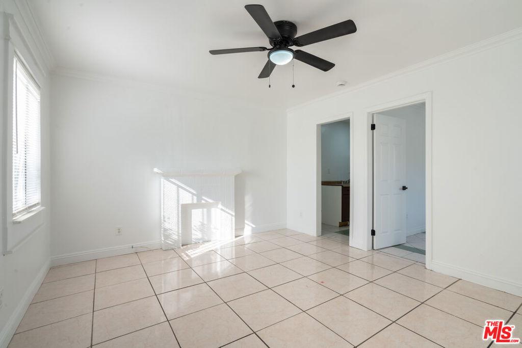 E 71st St, Los Angeles, CA 90003