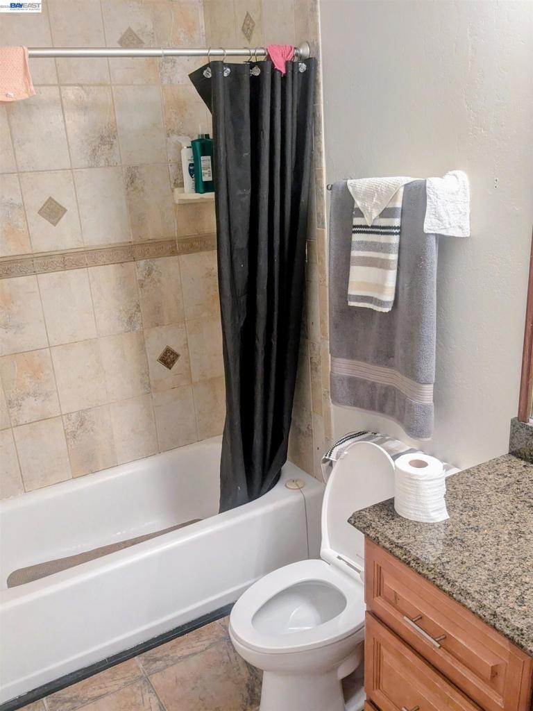 Dalessi Dr, Pinole, CA 94564
