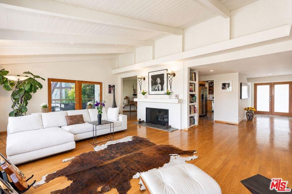 Durand Dr, Los Angeles, CA 90068