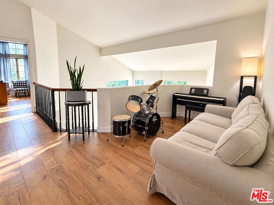 Runnymede St, North Hollywood, CA 91605