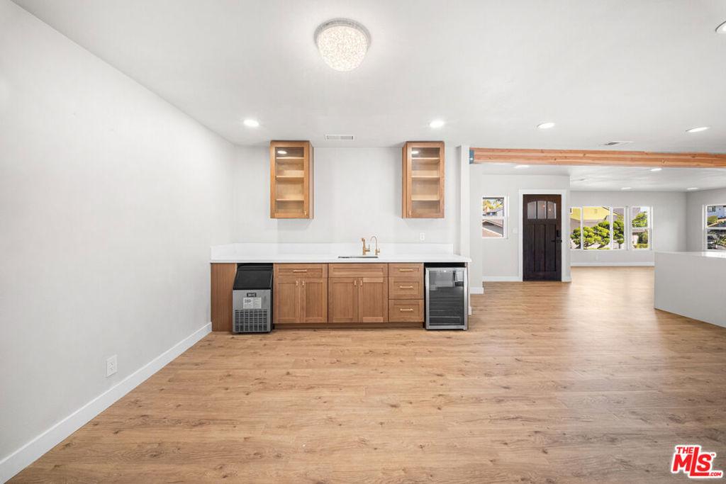Don Milagro Dr, Los Angeles, CA 90008