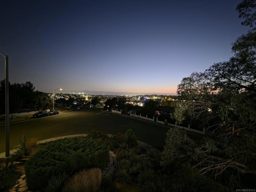 Roswell St, San Diego, CA 92114