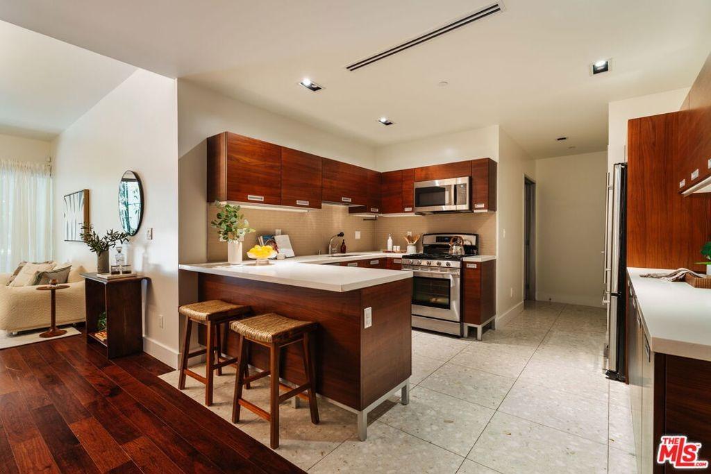 Yucca St, Los Angeles, CA 90028